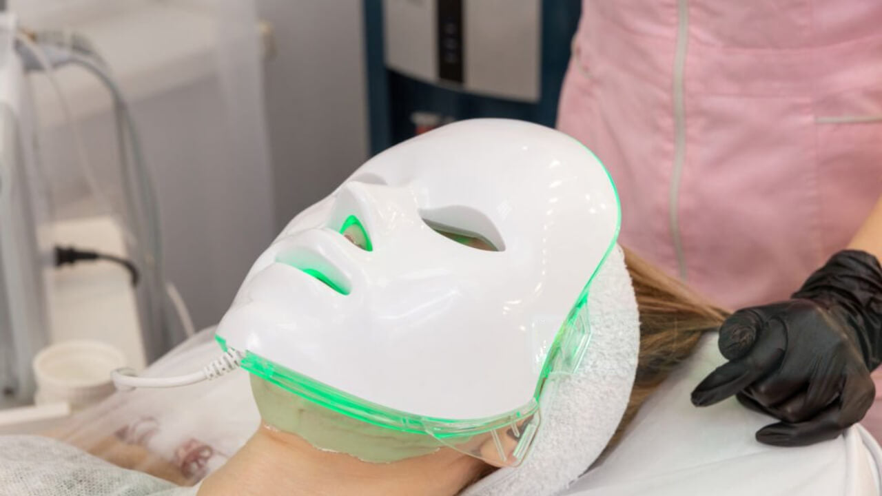 LED Light Therapy Facial