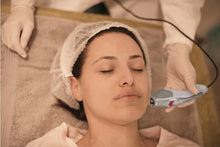 Microneedle Fractional RF Skin Tightening Machine With 3 Size Cartridges